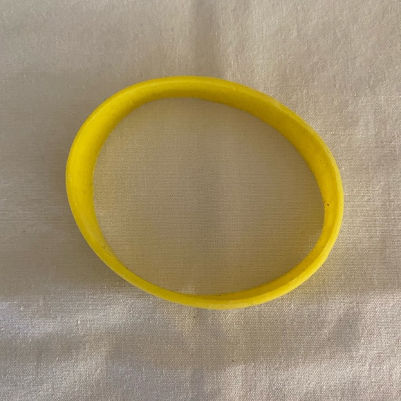 “Support Our Troops” Yellow Rubberband Bracelet - Picture 5 of 6
